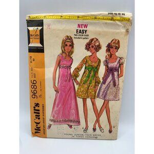 McCall's Girls Junior Misses Dress Sewing Pattern sz  11/12 9686 - uncut 1960s